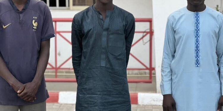 EFCC ta kama matasa 3 a Borno bisa zargin face majina da takardar N500