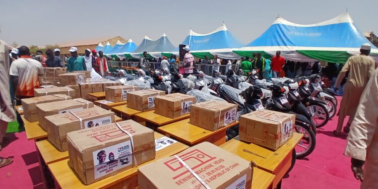 Empowerment: Kano Commissioner distributes start-up kits, cash to 1,426 youth, women