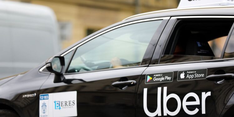 YANZU-YANZU: Kamfanin hayar mota na Uber ya sanar da dena aiki a Nijeriya da Uganda